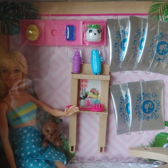 Barbie fizzy bath set - Picture 2 of 2